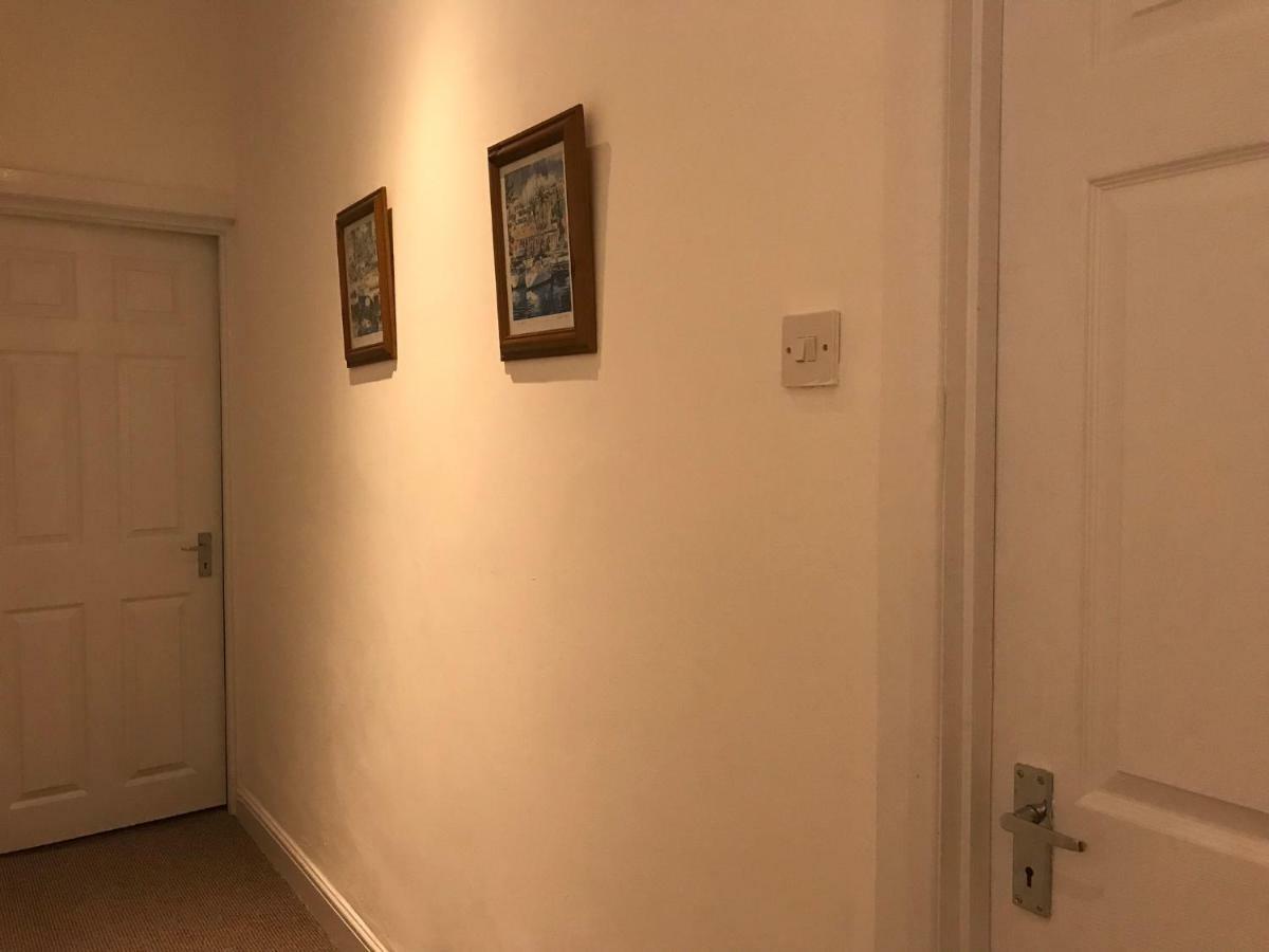 Beautiful Home, 3 Bedroom House Near Alton Towers, Wedgwood Museum, Universities นิวคาสเซิล-อันเดอร์-ไลม์ ภายนอก รูปภาพ