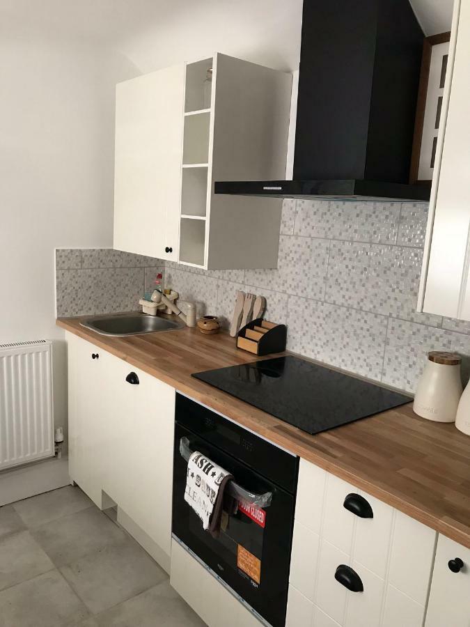 Beautiful Home, 3 Bedroom House Near Alton Towers, Wedgwood Museum, Universities นิวคาสเซิล-อันเดอร์-ไลม์ ภายนอก รูปภาพ